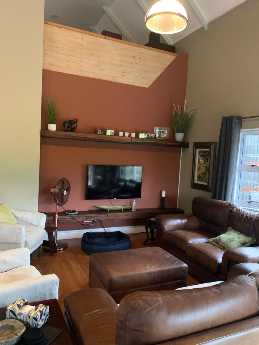 4 Bedroom Property for Sale in Stilbaai Oos Western Cape